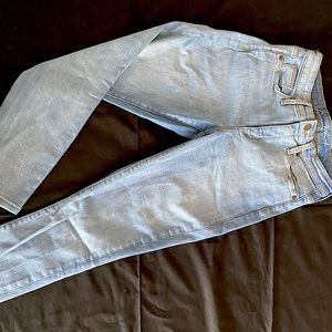 Universal Thread - Light wash - woman’s jeans